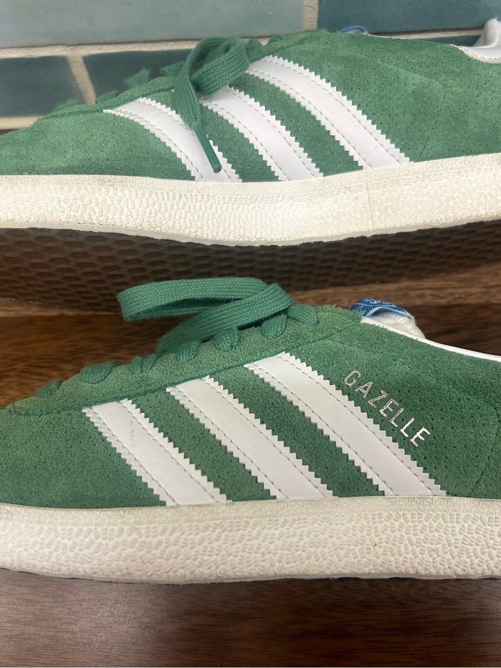 Adidas Original Green Gazelle Suede Sneakers with White rims Women’s 7 - Picture 2 of 6
